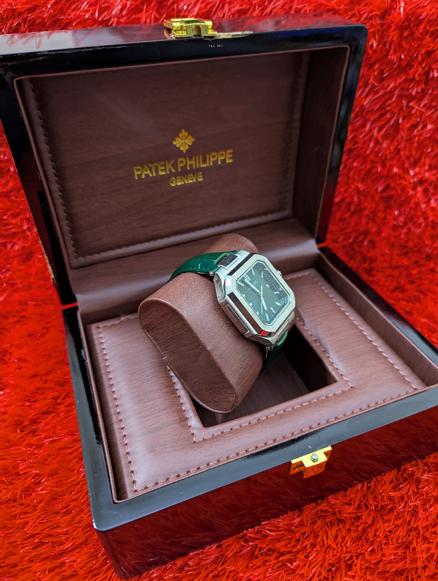 Patek Philippe Luxury Watch – Timeless Elegance | Free Shipping