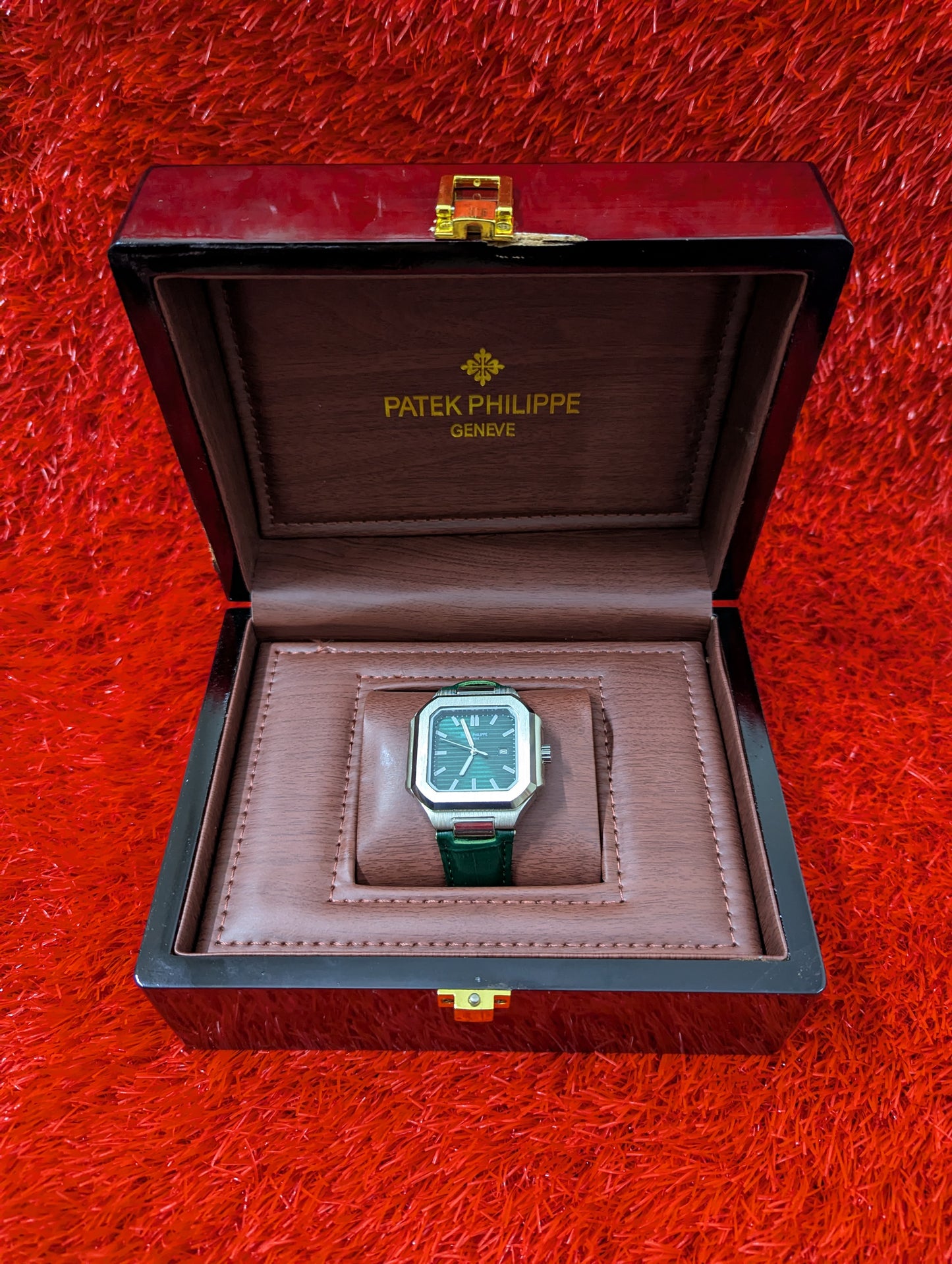 Patek Philippe Luxury Watch – Timeless Elegance | Free Shipping