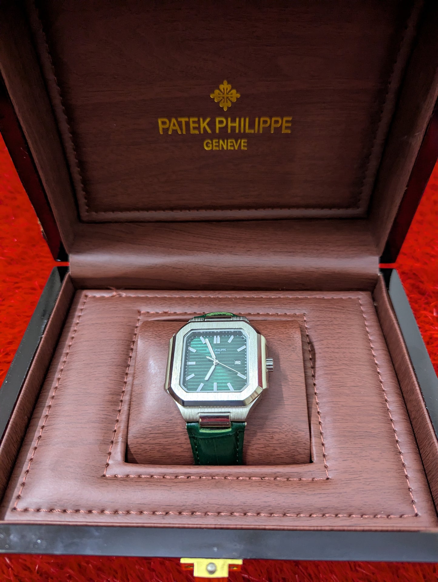 Patek Philippe Luxury Watch – Timeless Elegance | Free Shipping